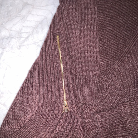 Dynamite Turtleneck Sweater - Picture 5 of 5